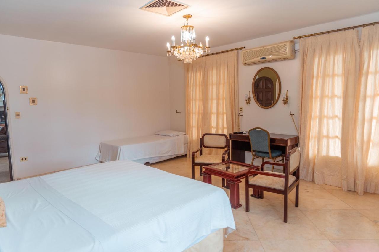 Casa Blanca Hotel Ciudad del Este Luaran gambar